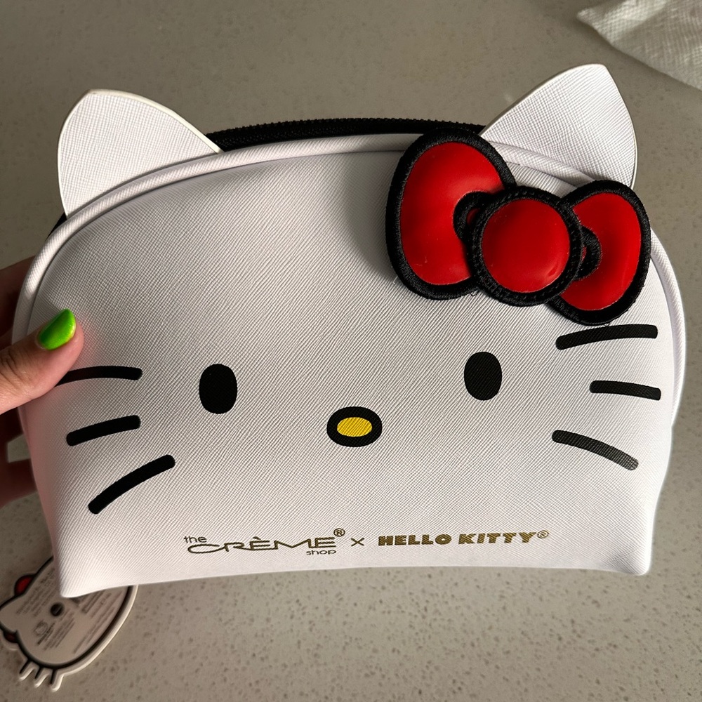 NWT Hello Kitty makeup bag
